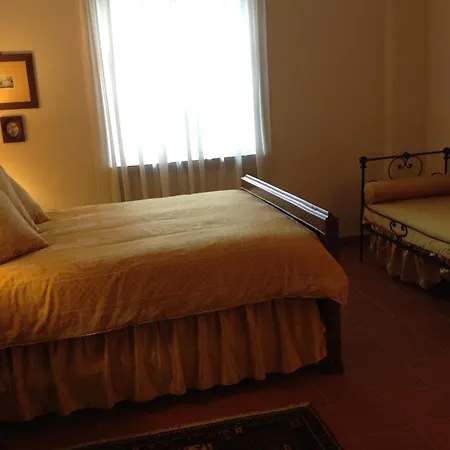Hotel Agriturismo La Casa In Collina à Canelli Chambre photo